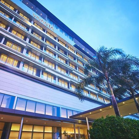 Vivanta Kolkata Em Bypass Exterior photo The hotel's facade