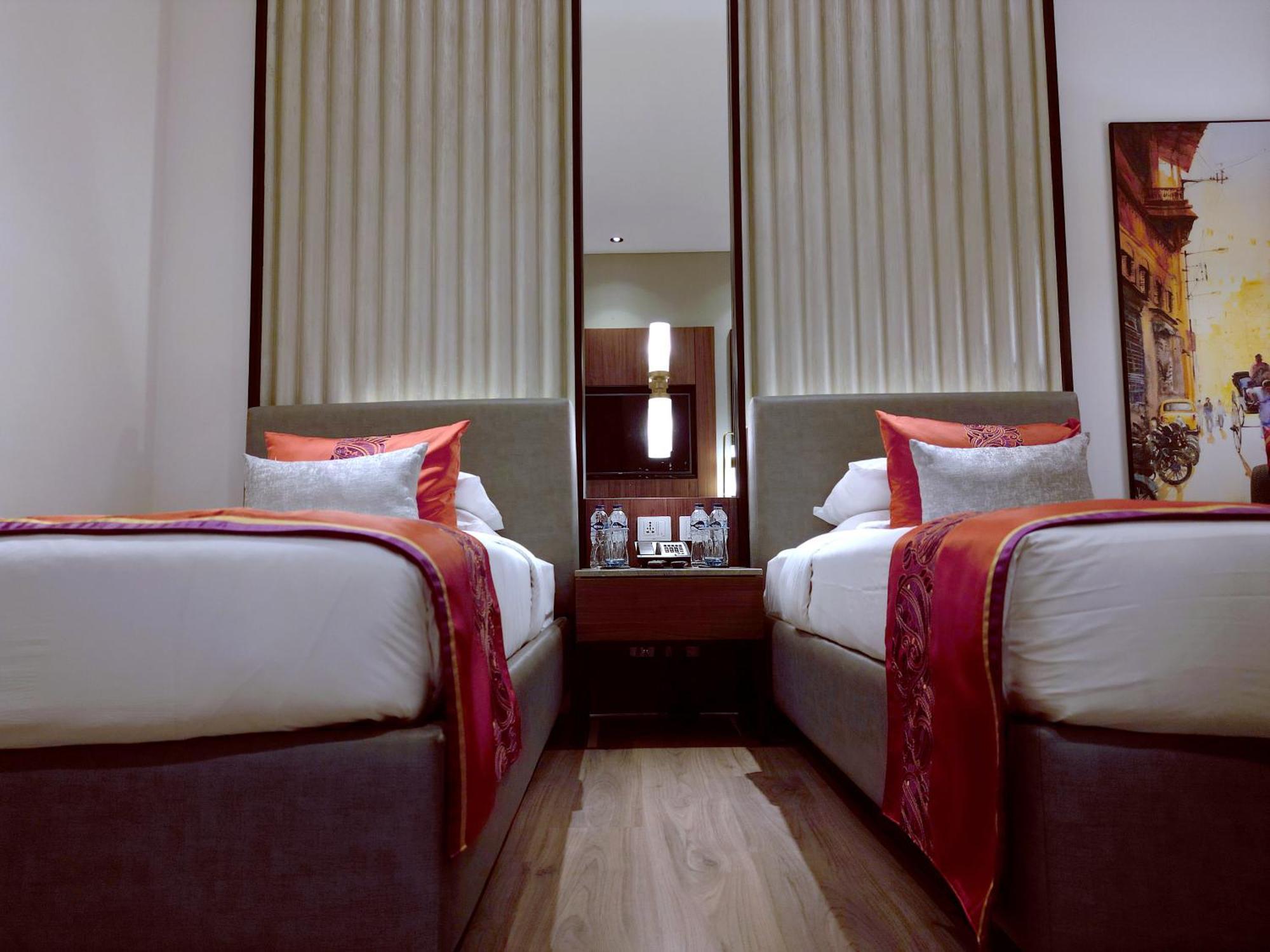 Vivanta Kolkata Em Bypass Exterior photo Deluxe Twin Room