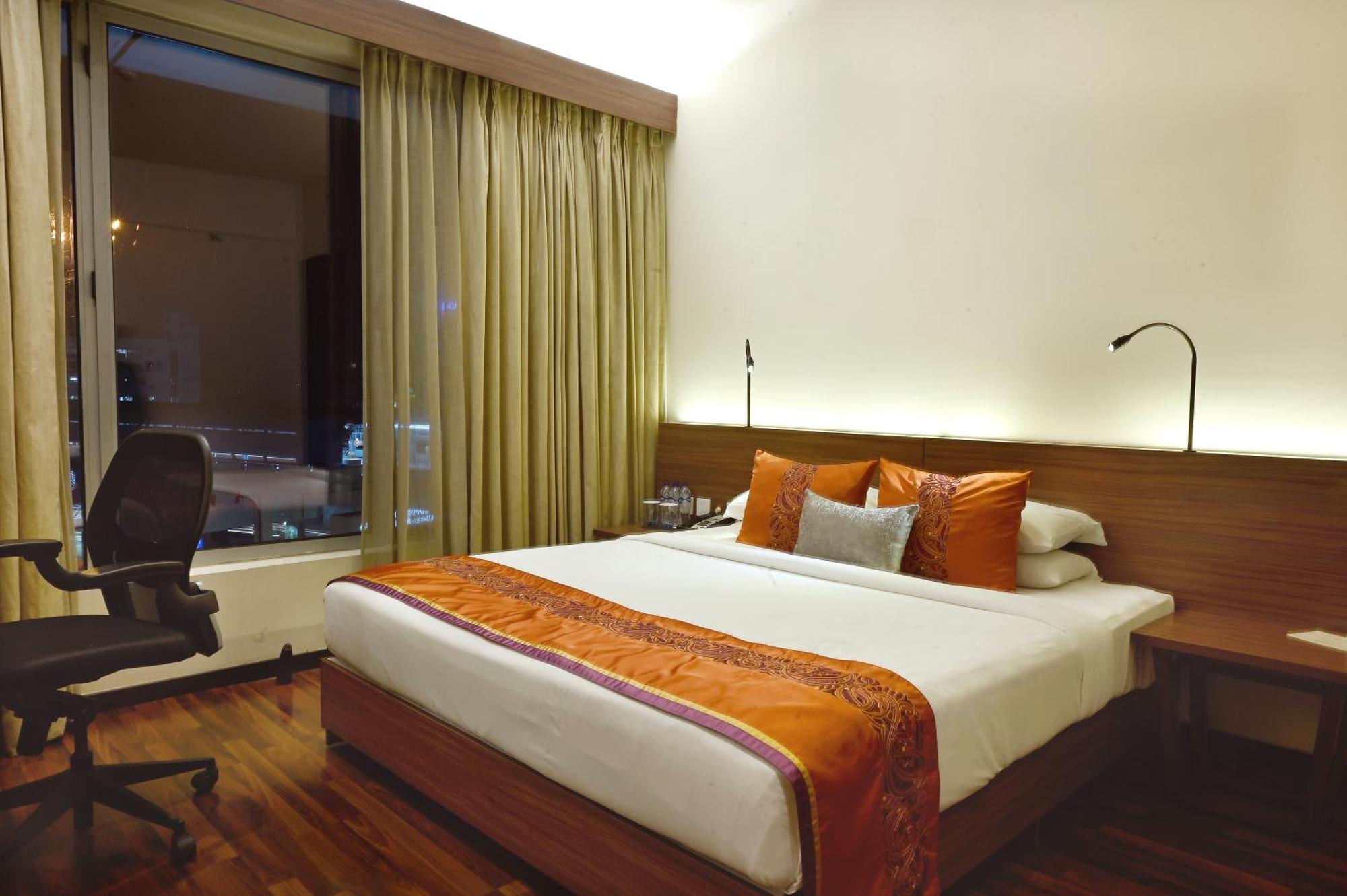 Vivanta Kolkata Em Bypass Exterior photo Deluxe room
