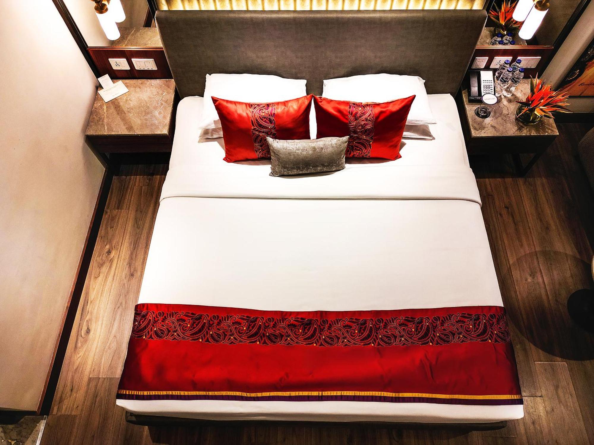 Vivanta Kolkata Em Bypass Exterior photo Deluxe Room