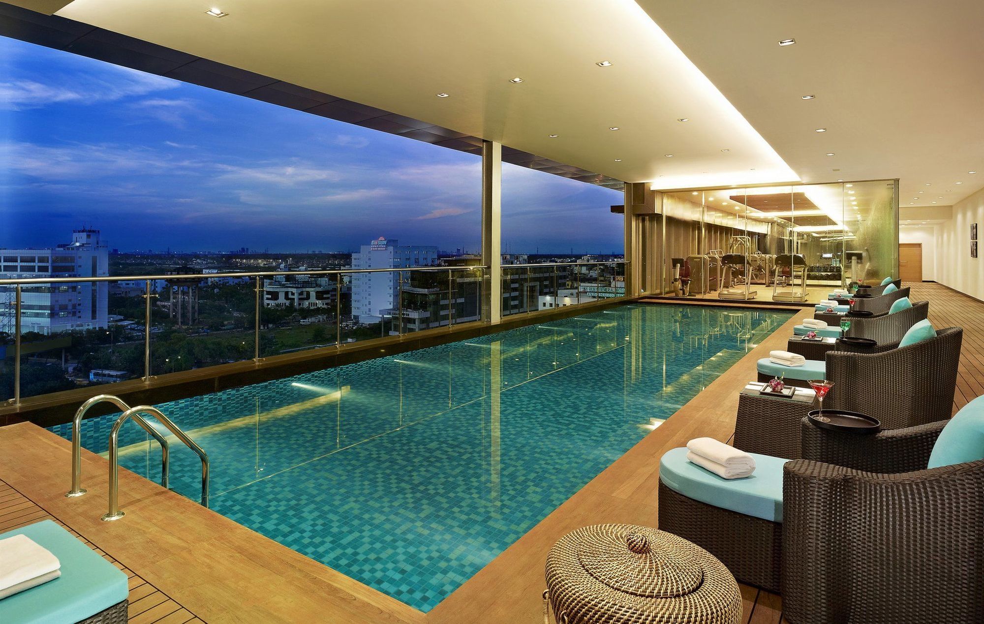 Vivanta Kolkata Em Bypass Facilities photo The pool at the hotel
